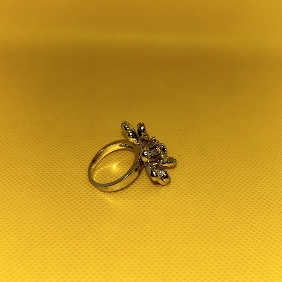 Ring - Picture 3 of 10